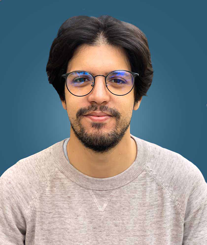 SALAH, professeur particulier, Etudiant Mi-Temps donne des cours en Anglais et Maths pour les eleves du Lycee College et Primaire