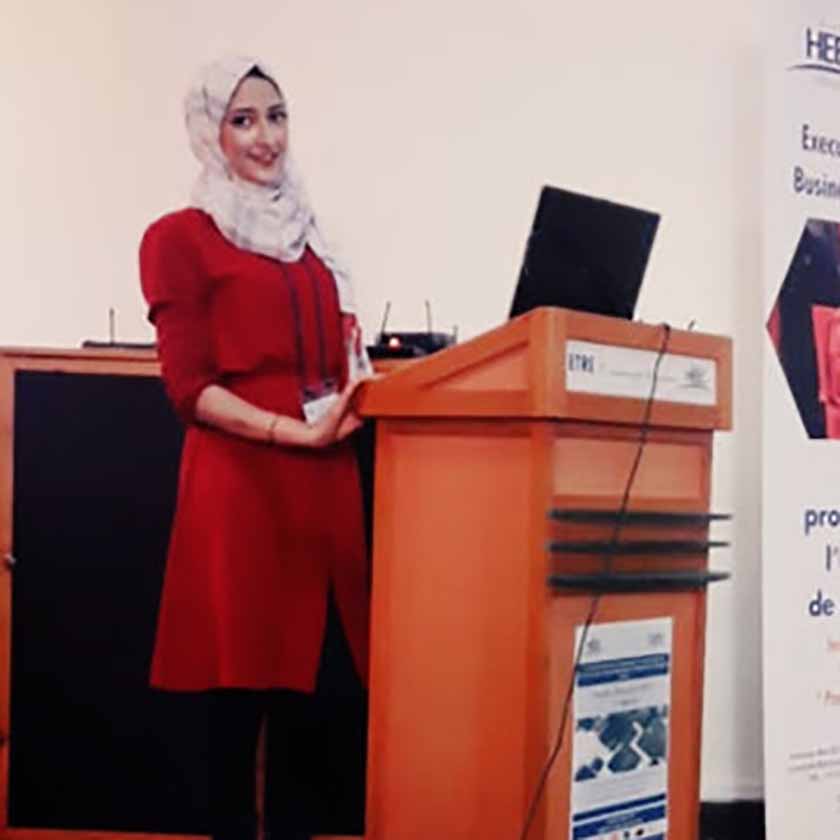 ELBIROU, Doctorante en sciences de gestion donne des cours de soutien en matières de gestion , Marrakech