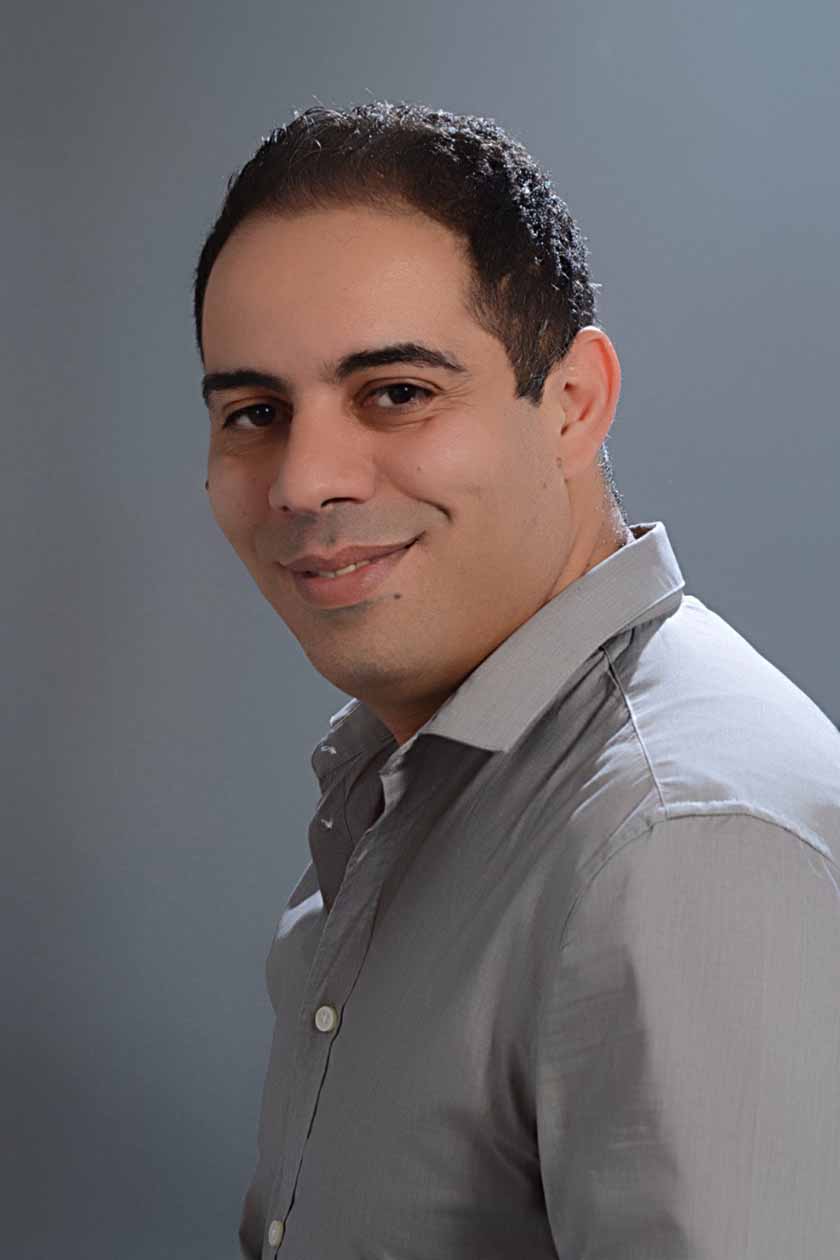 OMAR, professeur particulier, EX ; English teacher at Salisbury colllege UK - Private courses one to one - Ex teacher Manal language center Fes 