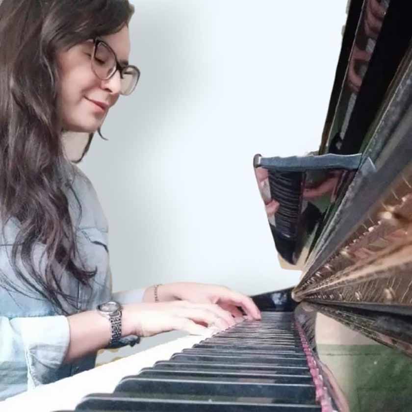 Raouya,  Professeure diplômée expérimentée / Cours de Piano & Solfège / Tous niveaux & Tous âges / A domicile ( Casa ) & En ligne, Casablanca